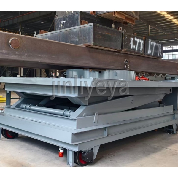 江西定制升降车（设备可移动，可升降、台面可旋转）